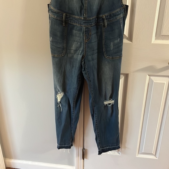 Denim maternity overalls - Picture 3 of 10